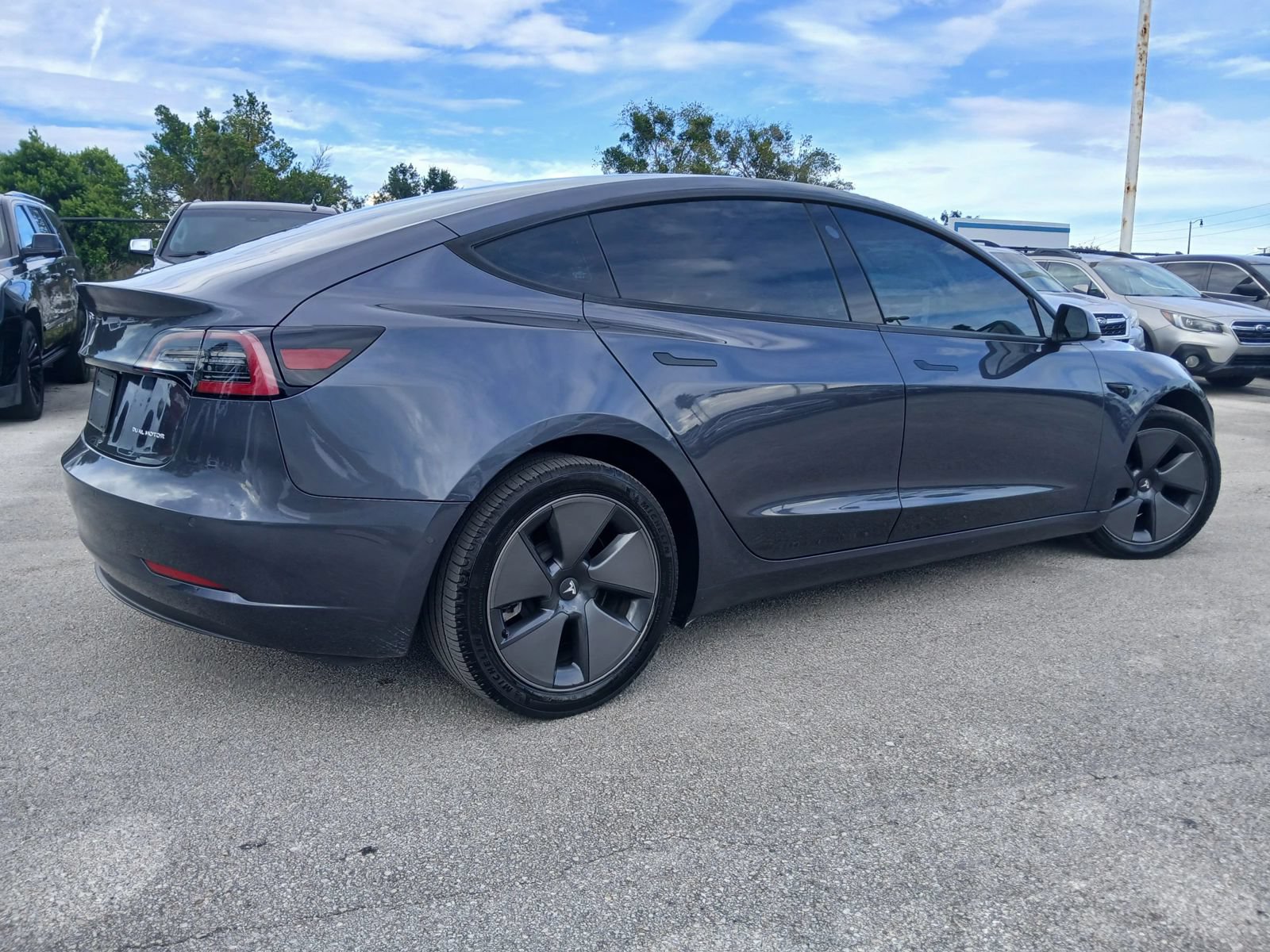 Used 2022 Tesla Model 3 Long Range AWD/4WD image 5