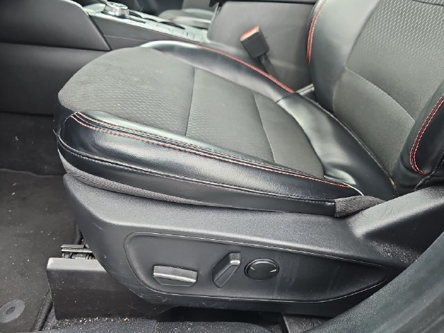 Certified 2025 Ford Escape ST-Line Select AWD/4WD image 19