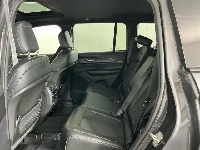 Used 2024 Jeep Grand Cherokee Altitude AWD/4WD image 27