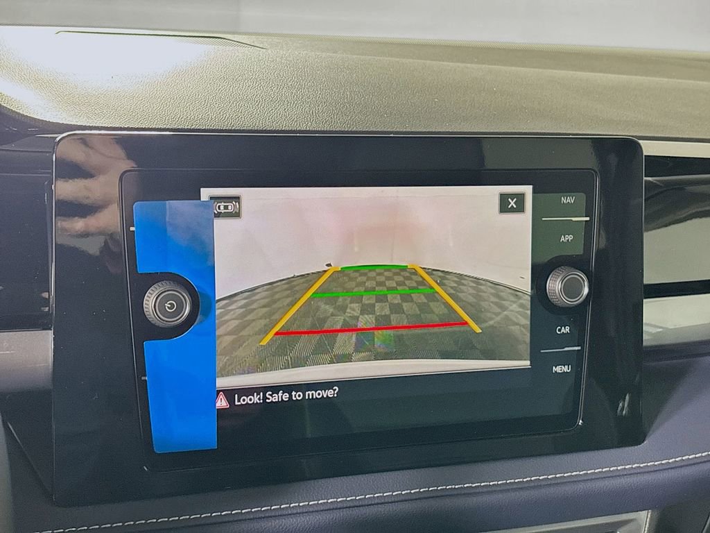 New 2025 Volkswagen Taos SEL image 17