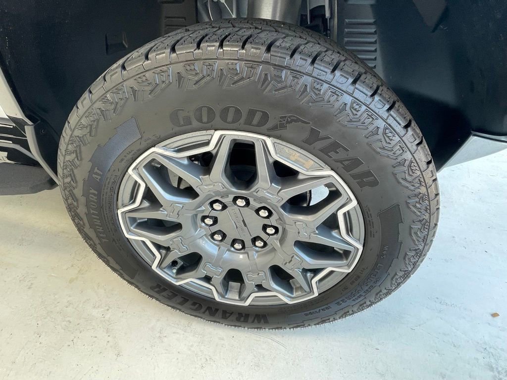 New 2025 GMC Hummer EV 3X image 4