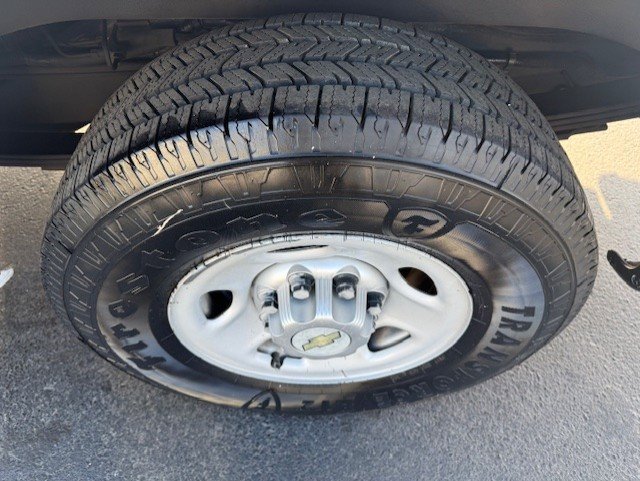 Used 2013 Chevrolet Express 2500 image 10