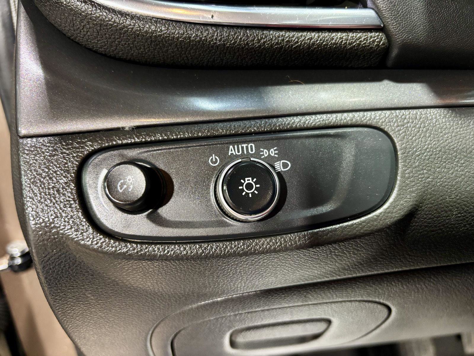 Used 2018 Buick Encore Preferred image 21