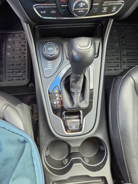 Used 2019 Jeep Cherokee Limited AWD/4WD image 10