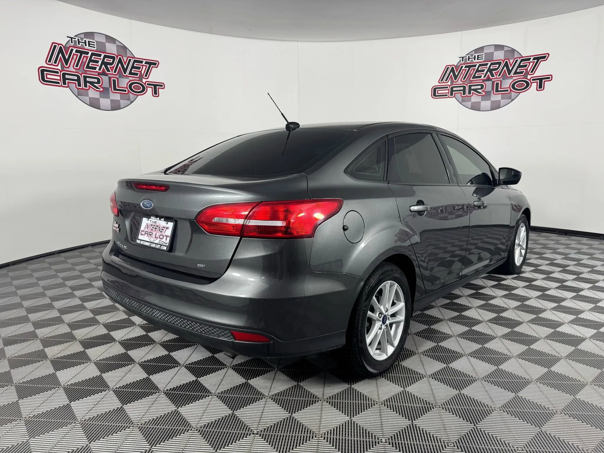 Used 2018 Ford Focus SE FWD image 7
