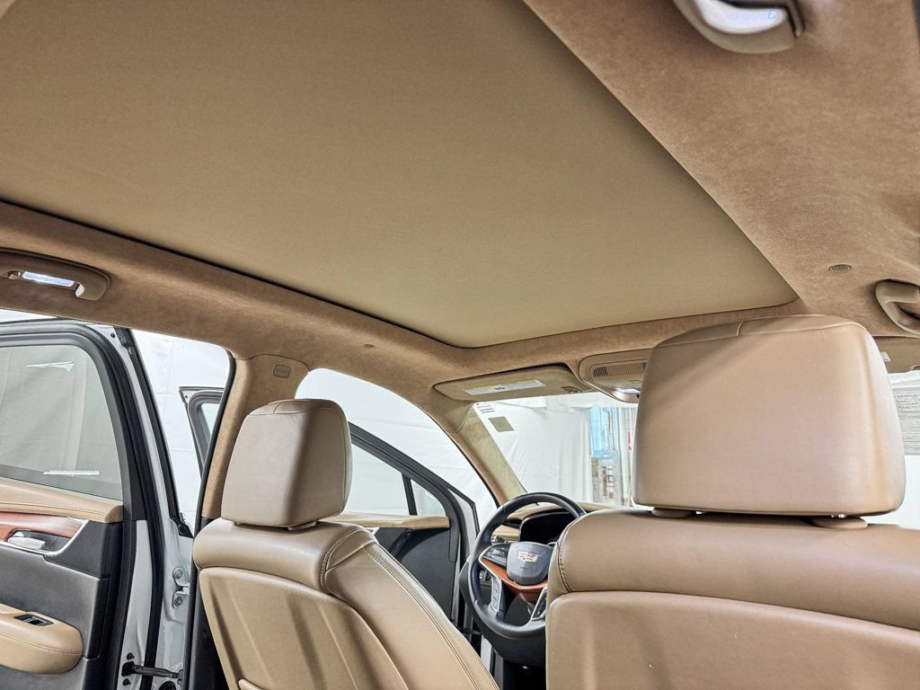 Used 2017 Cadillac XT5 Platinum w/ Driver Assist Package AWD/4WD image 11