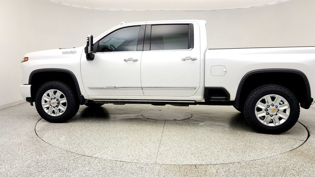Used 2024 Chevrolet Silverado 2500 High Country w/ High Country Premium Package AWD/4WD image 8