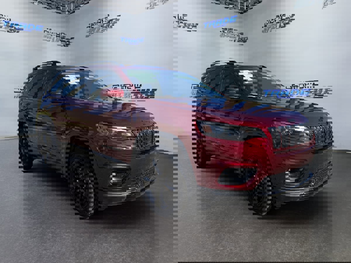 Used 2020 Jeep Cherokee Latitude Plus image 3