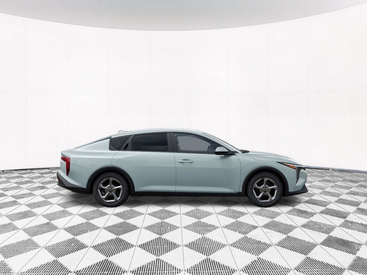 New 2026 Kia K4 FWD image 9