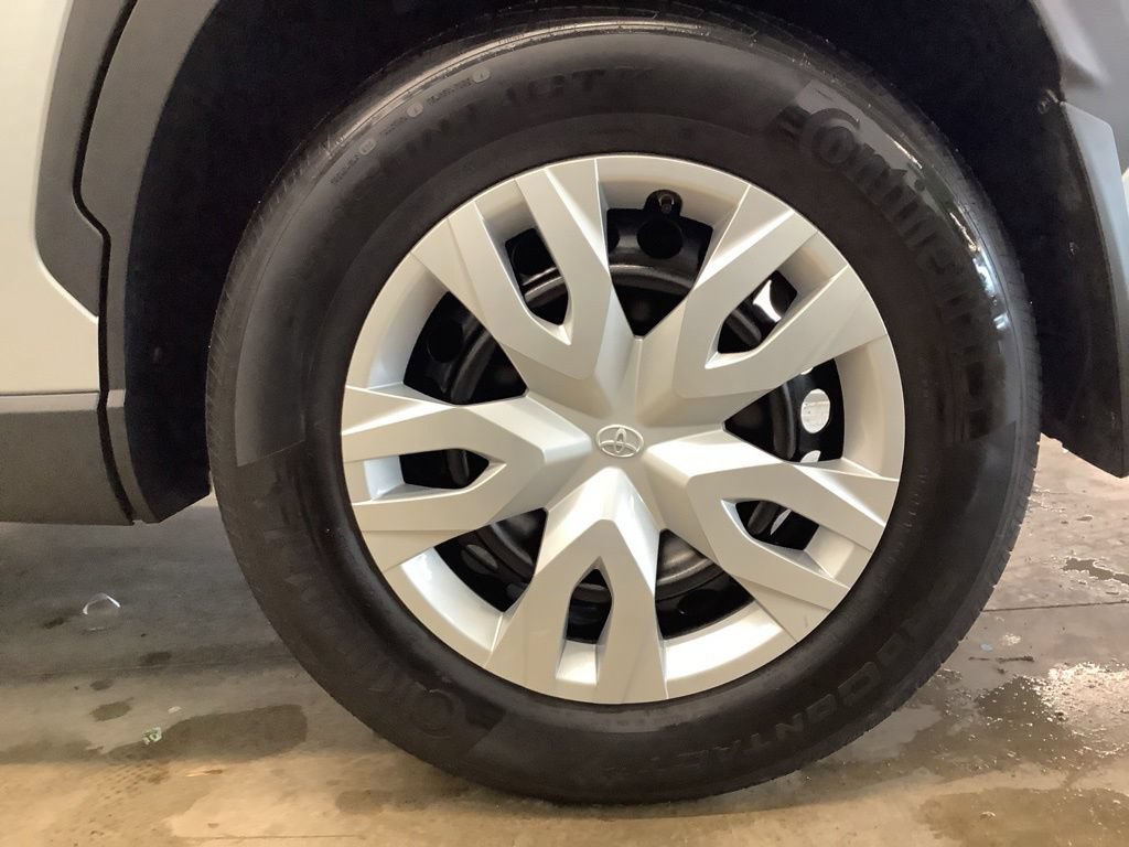 Used 2023 Toyota Corolla Cross L AWD/4WD image 17