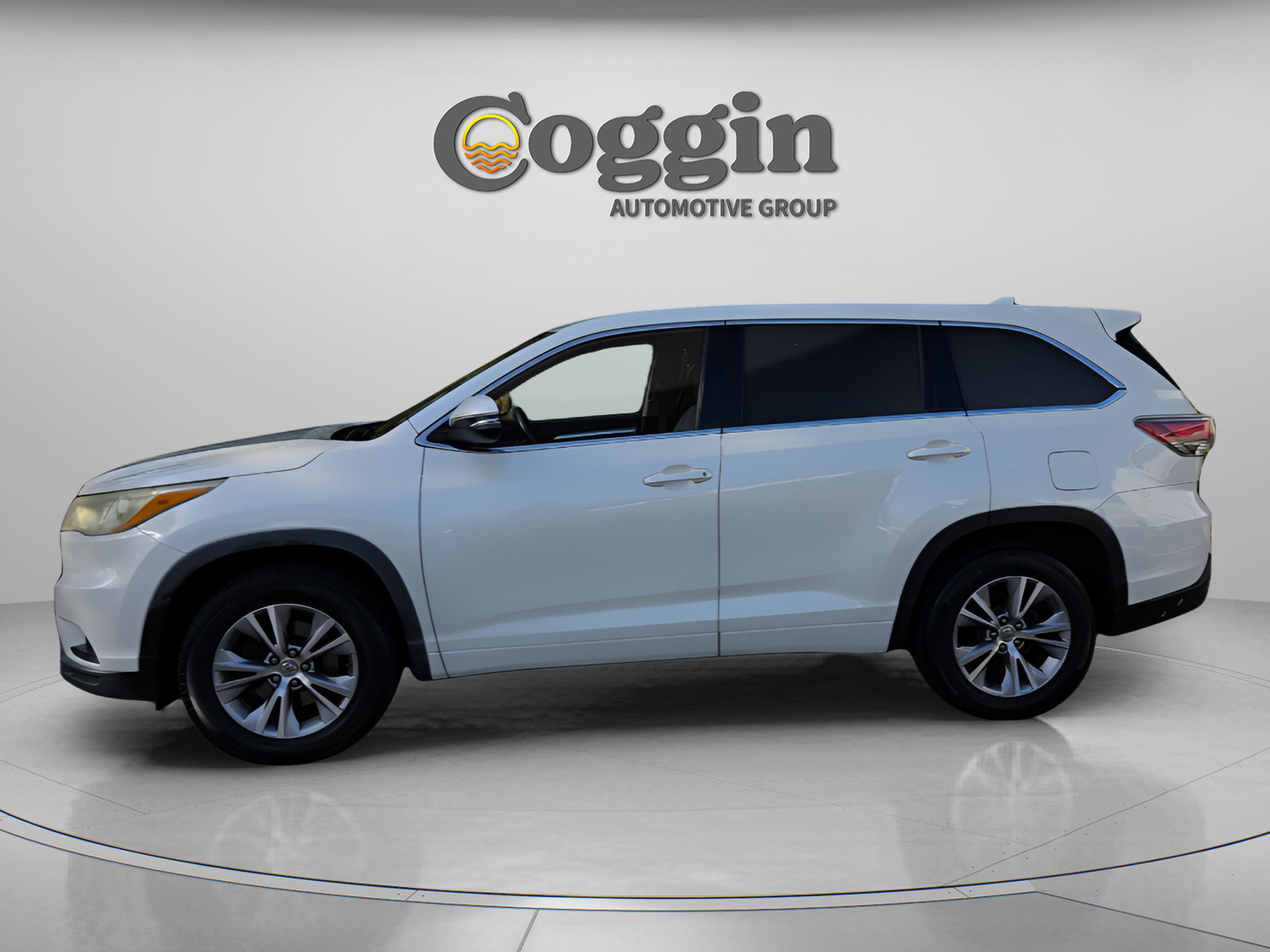 Used 2015 Toyota Highlander Plus image 2