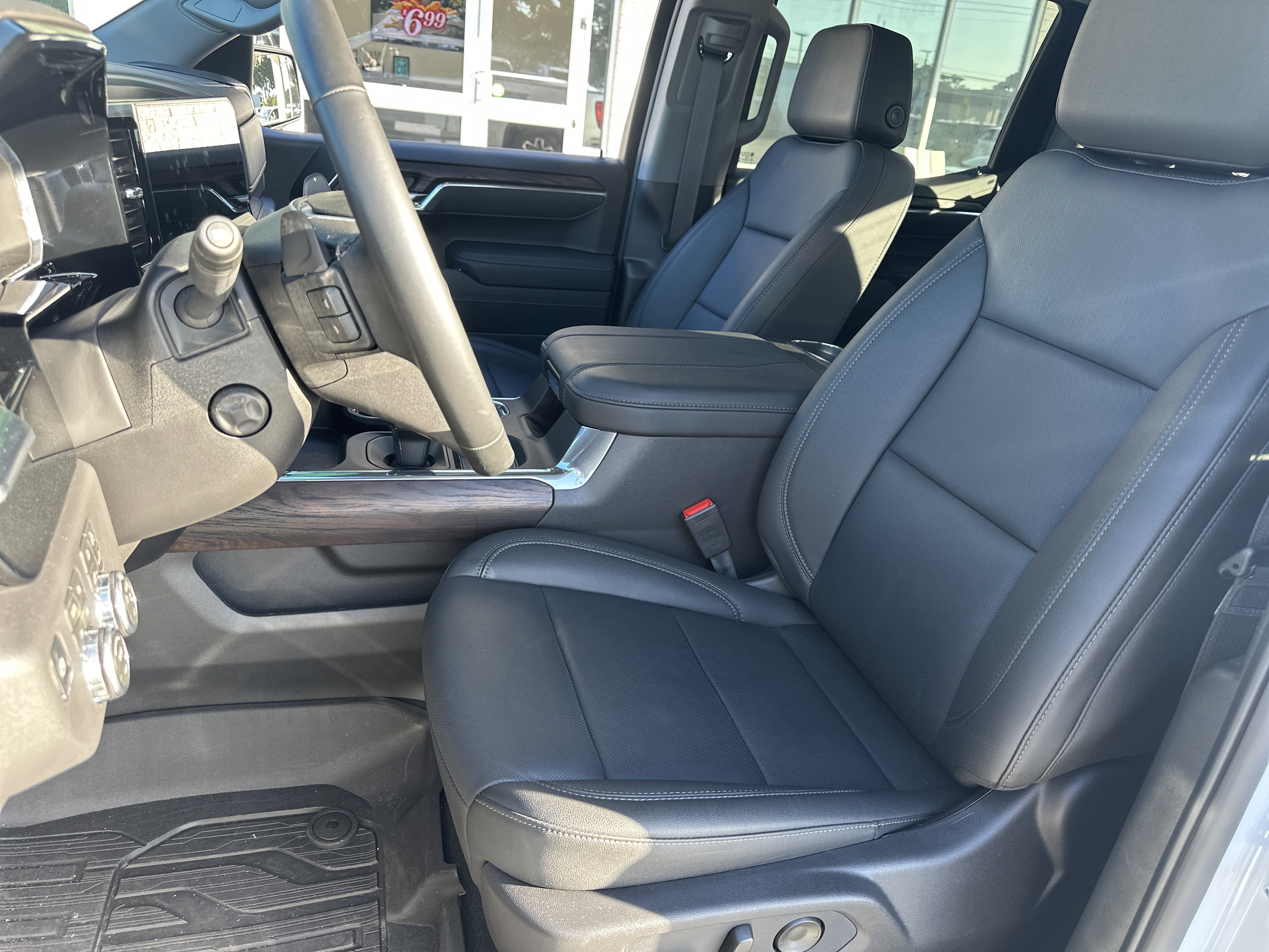 Used 2026 GMC Sierra 1500 SLT w/ SLT Premium Plus Package AWD/4WD image 11