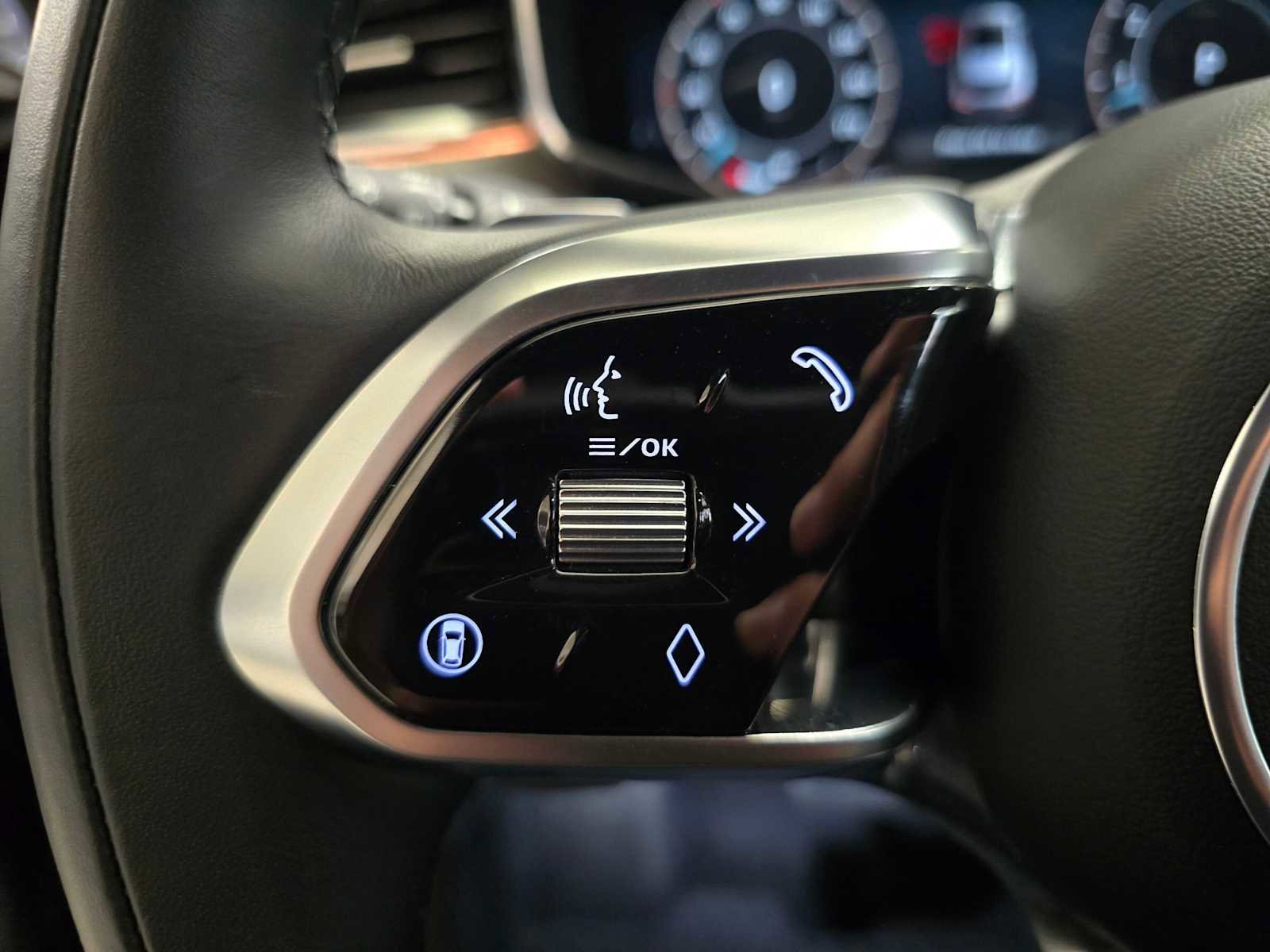 Used 2026 Jaguar F-PACE R-Dynamic S AWD/4WD image 25