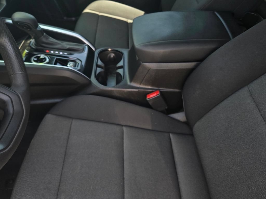 Used 2025 Chevrolet Colorado W/T AWD/4WD image 13
