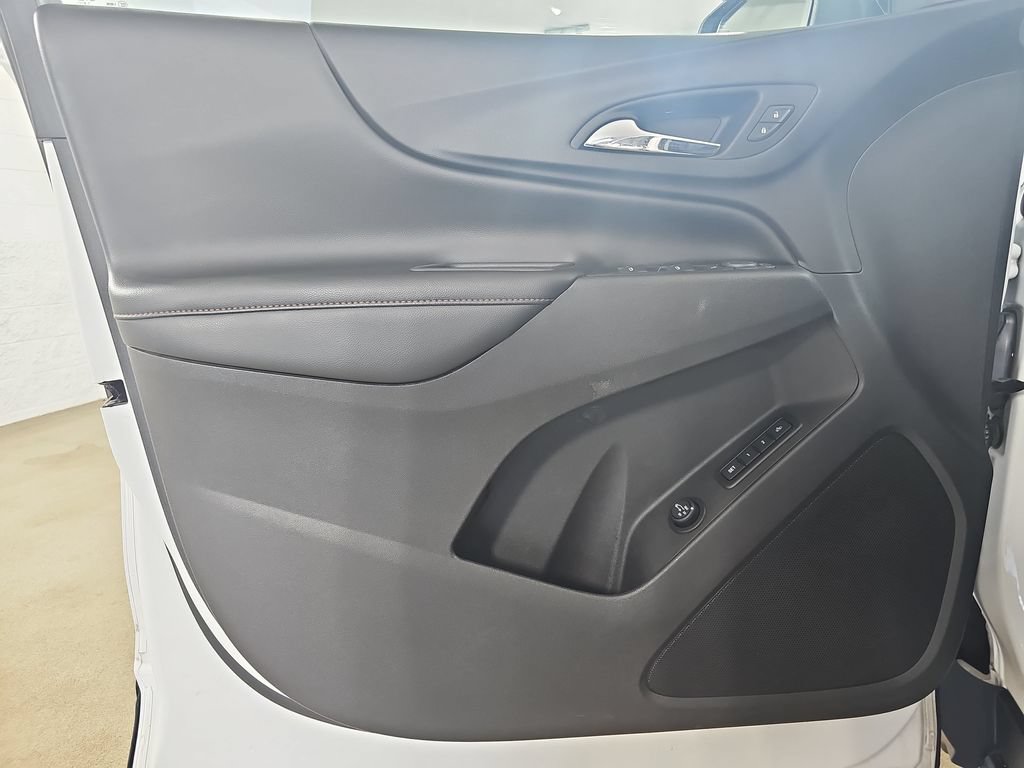 Used 2020 Chevrolet Equinox Premier FWD image 32