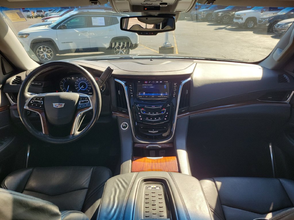 Used 2016 Cadillac Escalade Luxury AWD/4WD image 16