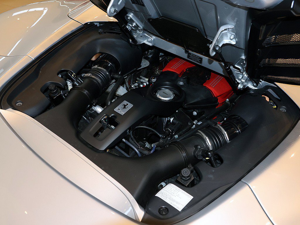 Certified 2018 Ferrari 488 Spider RWD image 89
