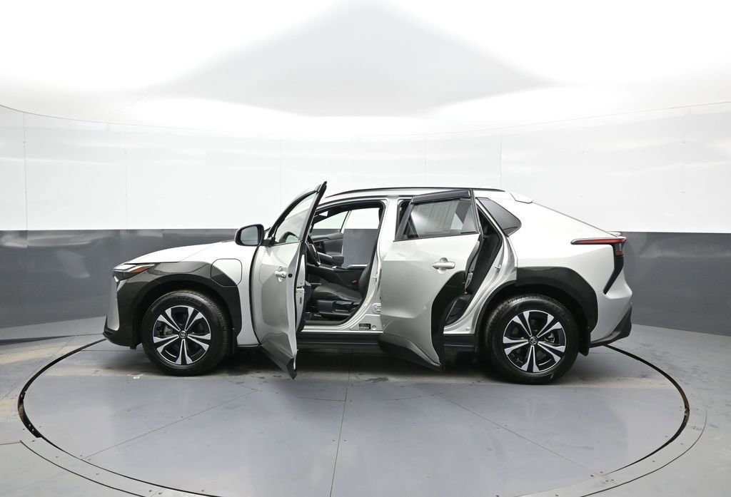 Used 2023 Toyota bZ4X XLE w/ Weather Package image 43