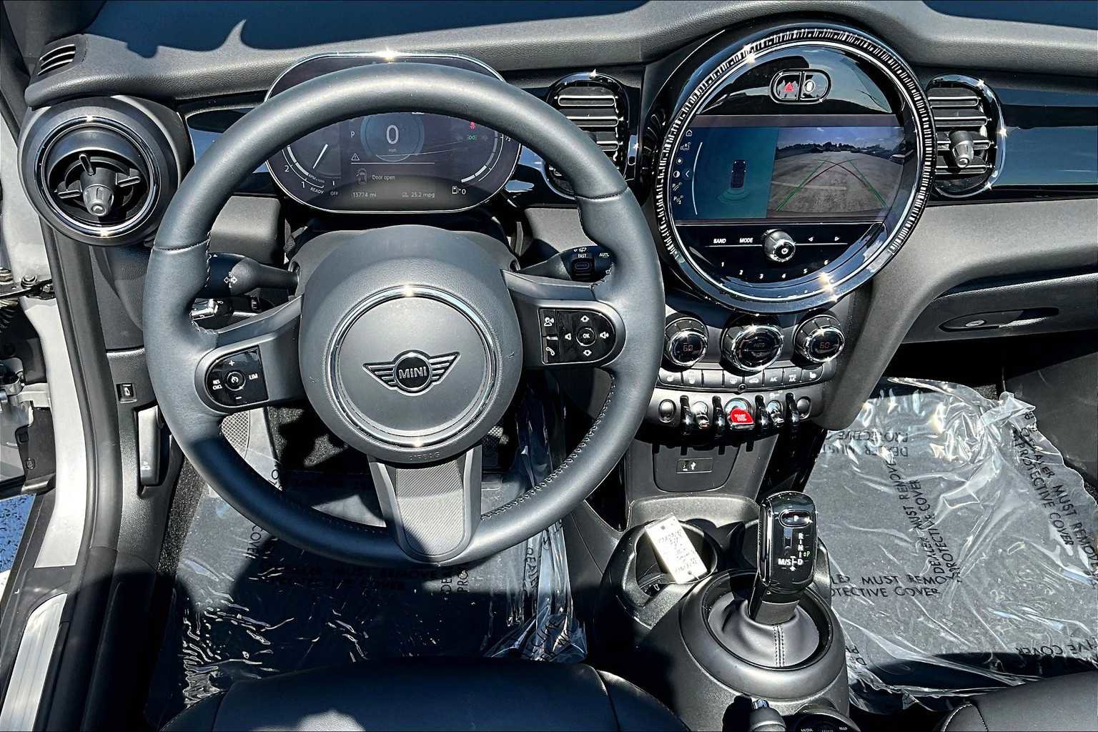 Used 2023 MINI Cooper Cooper image 9