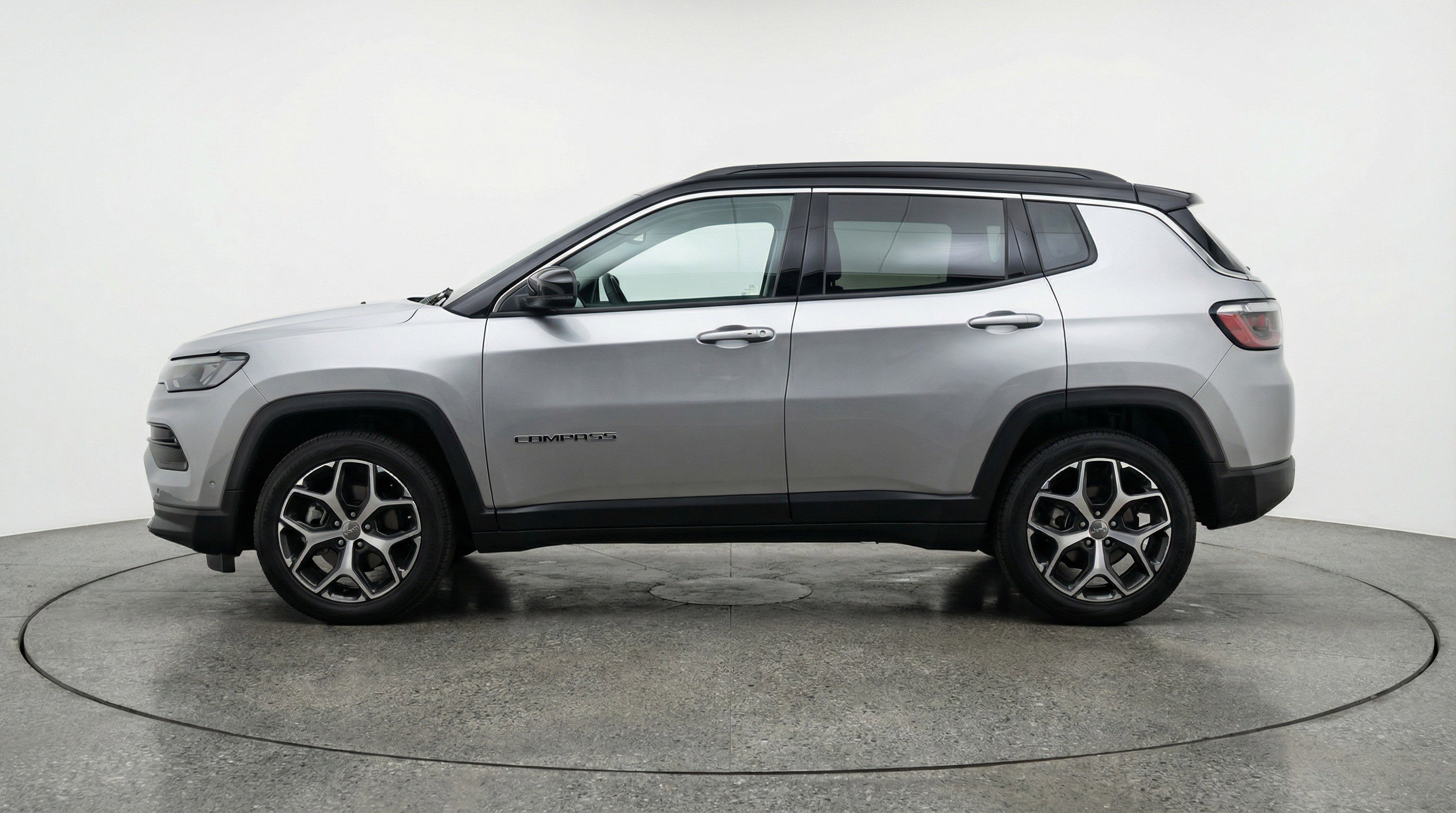 Used 2025 Jeep Compass Limited image 5