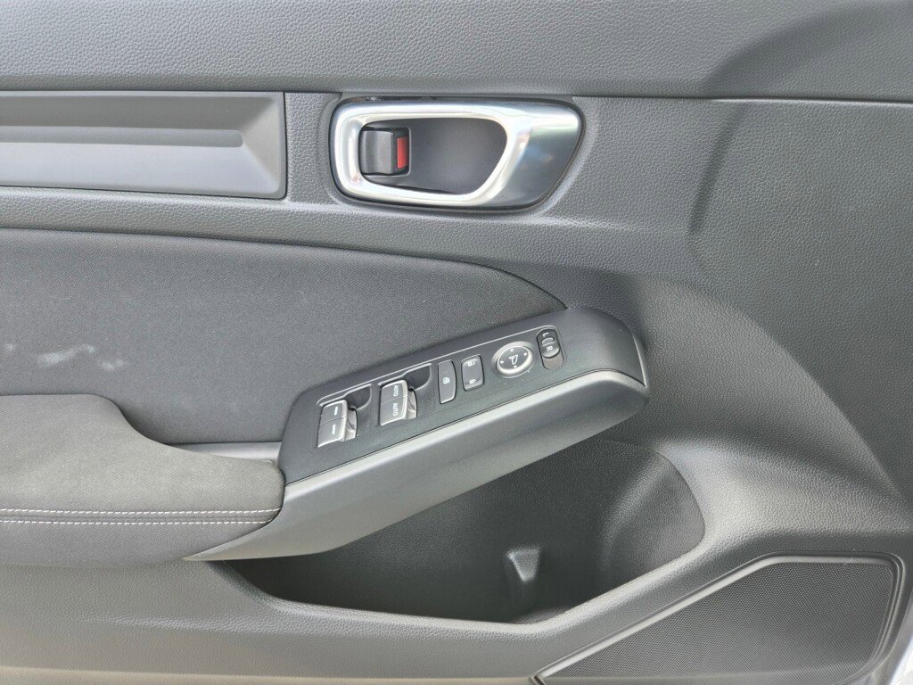 Certified 2025 Honda Civic Sport image 15