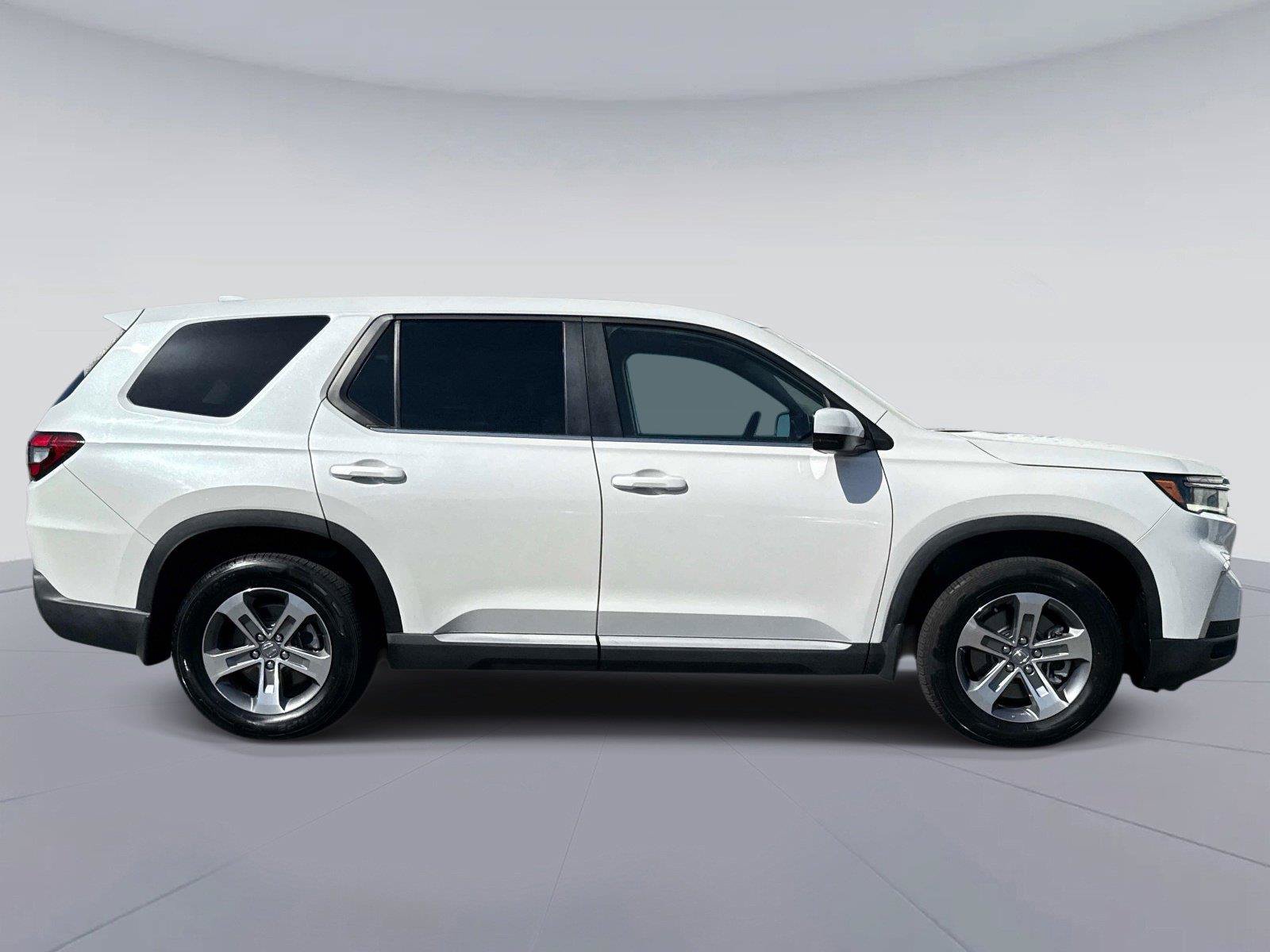 Certified 2025 Honda Pilot EX-L image 2