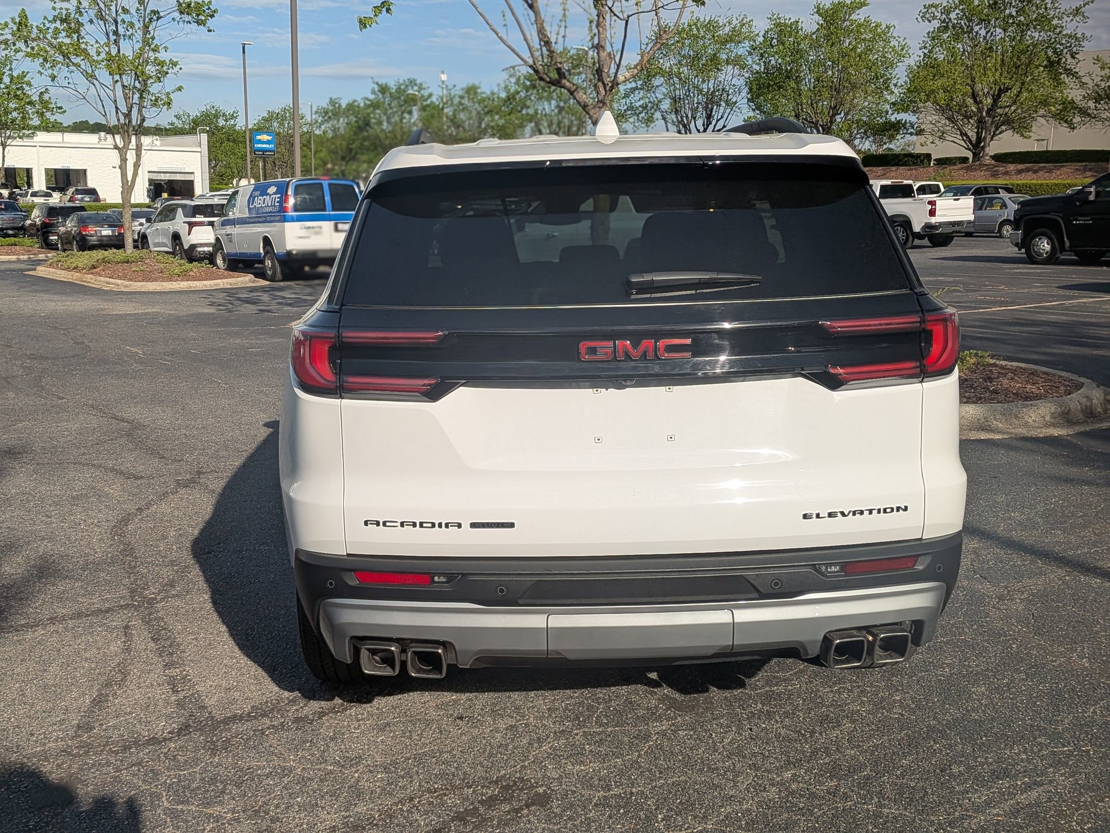 Certified 2025 GMC Acadia Elevation AWD/4WD image 8