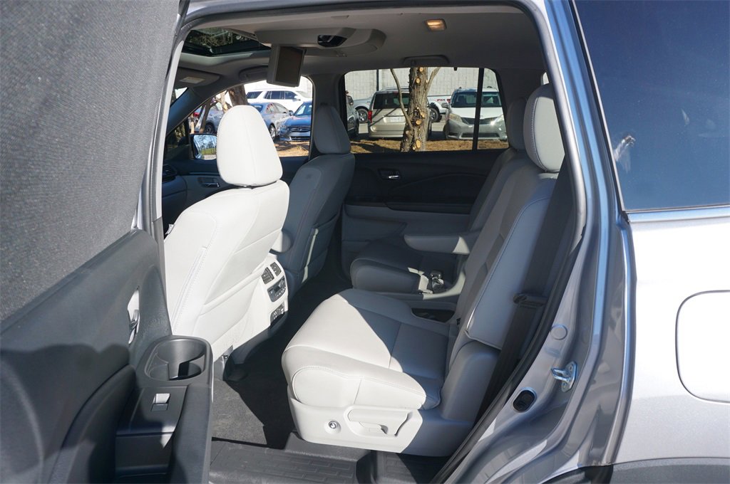 Used 2022 Honda Pilot Touring image 17