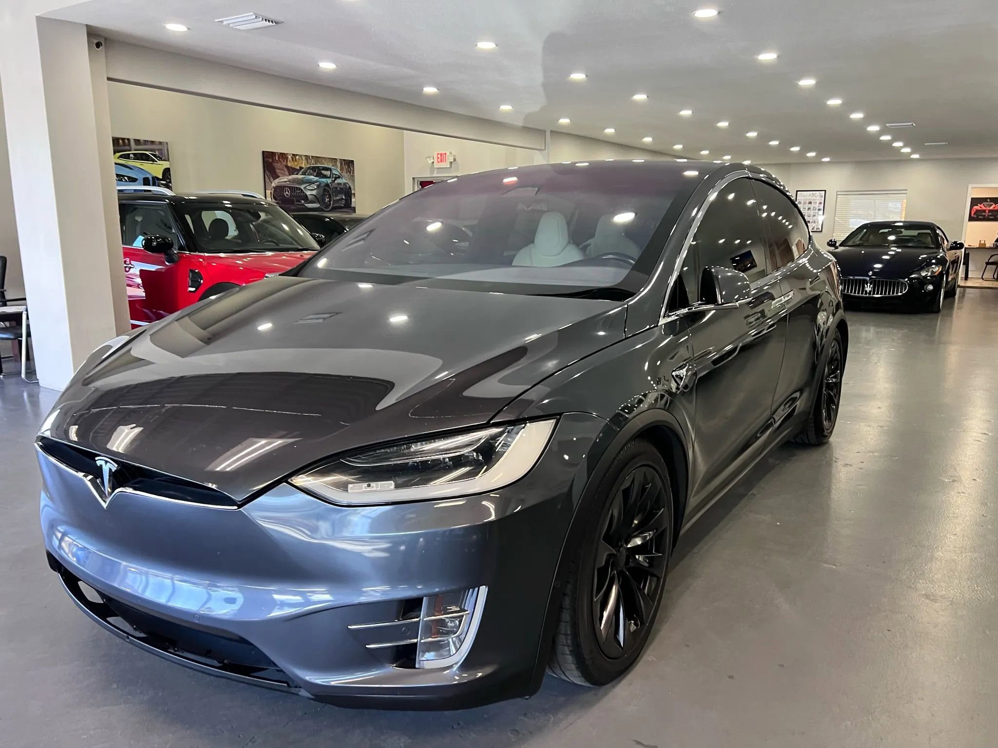 Used 2017 Tesla Model X 75D image 3