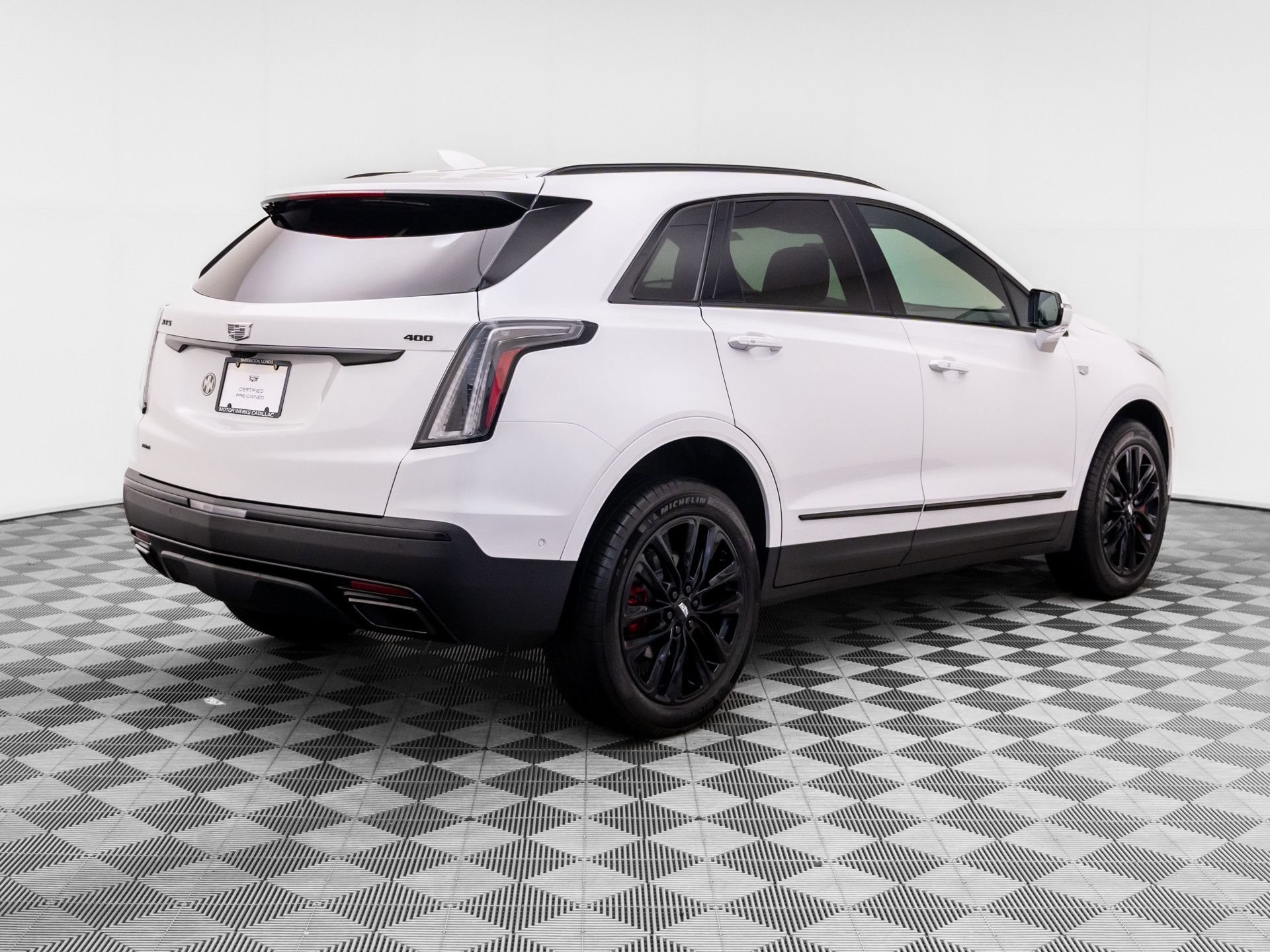 Certified 2026 Cadillac XT5 Sportv w/ LPO, Onyx Lite Package AWD/4WD image 5