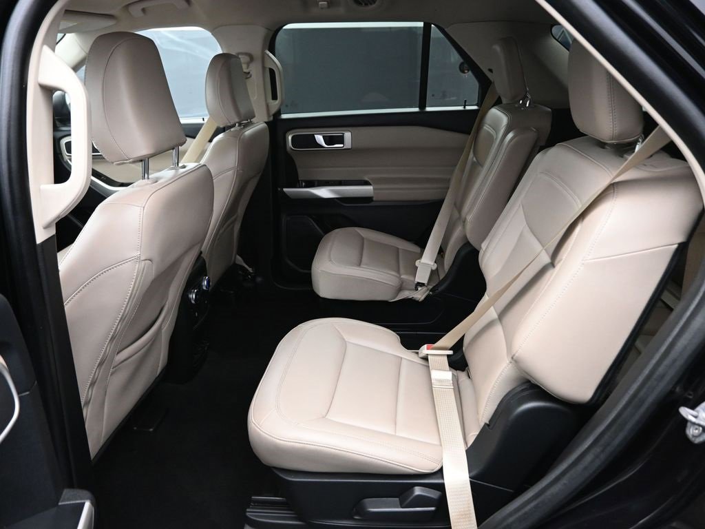 Used 2022 Ford Explorer XLT w/ Equipment Group 202A image 13