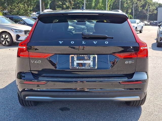 Certified 2024 Volvo V60 B5 Cross Country Ultimate w/ Protection Package Premier AWD/4WD image 5
