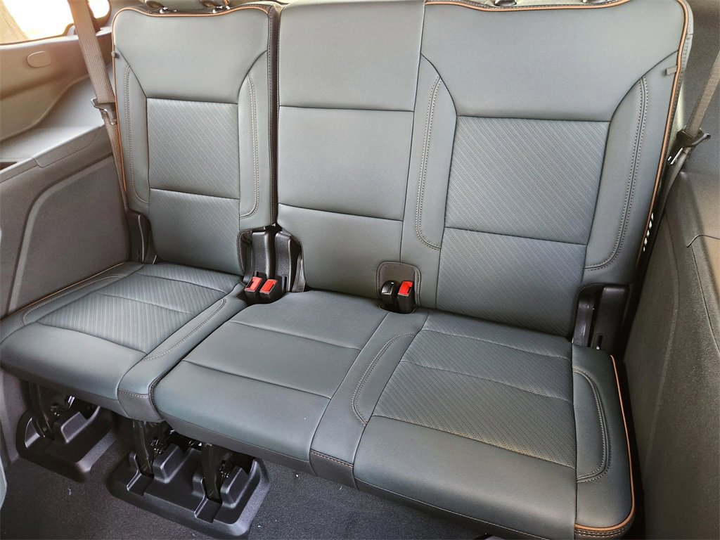 New 2026 GMC Yukon AT4 w/ AT4 Premium Package image 21
