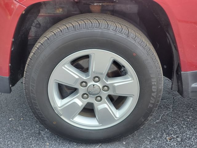 Used 2013 Jeep Compass Latitude FWD image 5