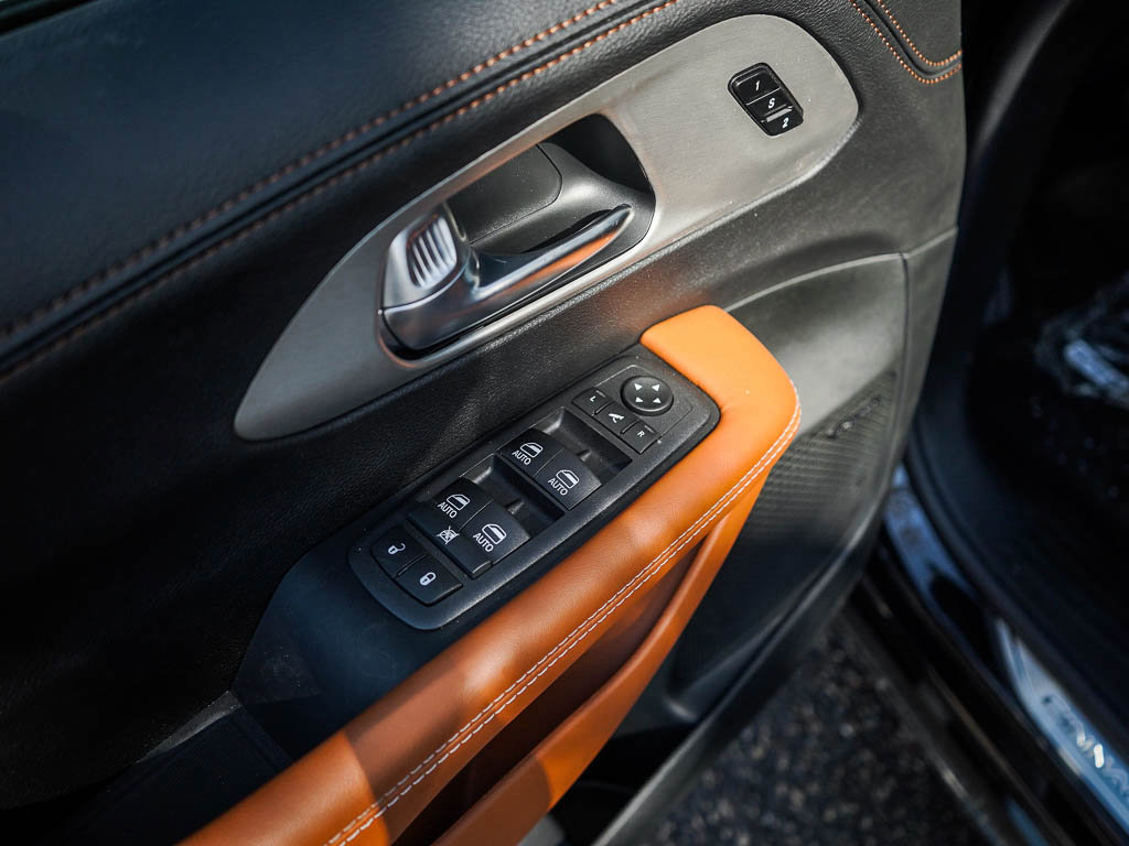 New 2026 Chrysler Pacifica Pinnacle w/ Trailer Tow Group AWD/4WD image 20