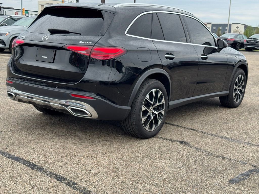 Used 2025 Mercedes-Benz GLC 350e 4MATIC image 6