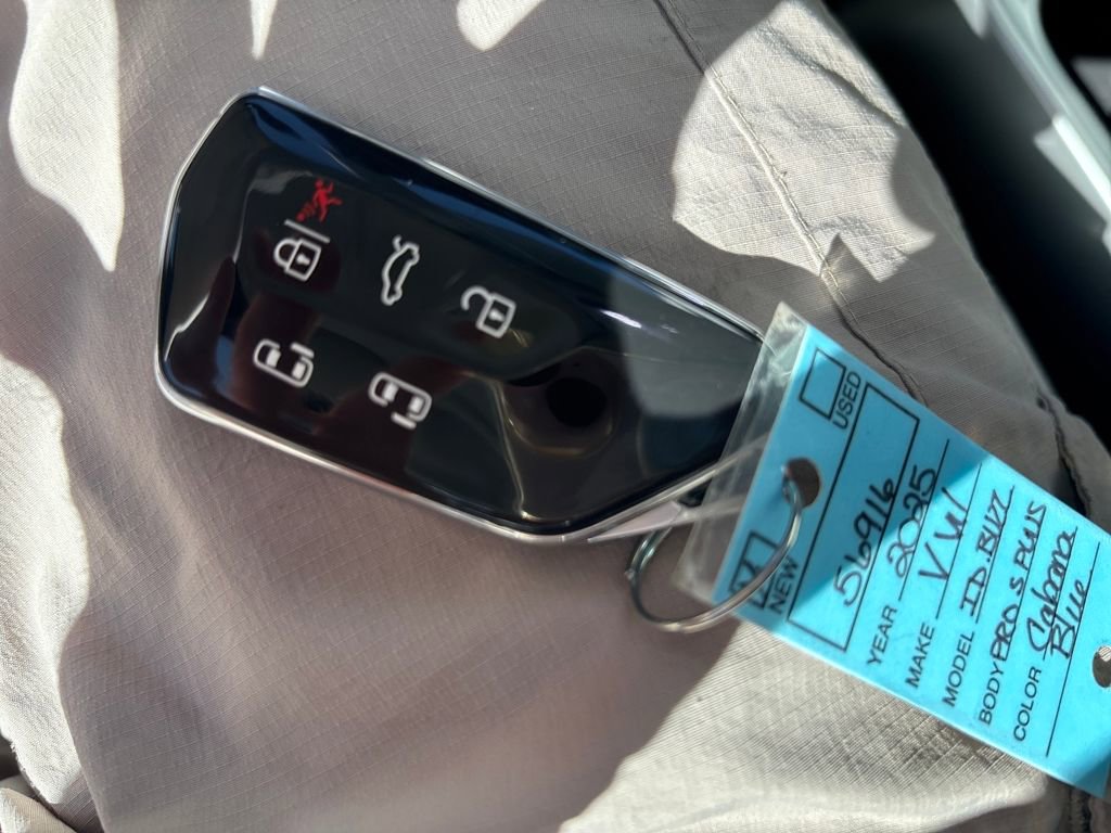 New 2025 Volkswagen ID. Buzz Pro S Plus AWD/4WD image 30