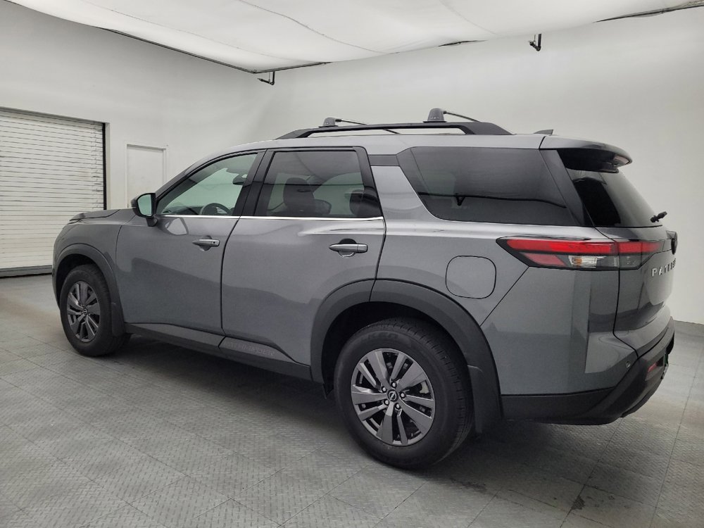Used 2023 Nissan Pathfinder SV AWD/4WD image 3