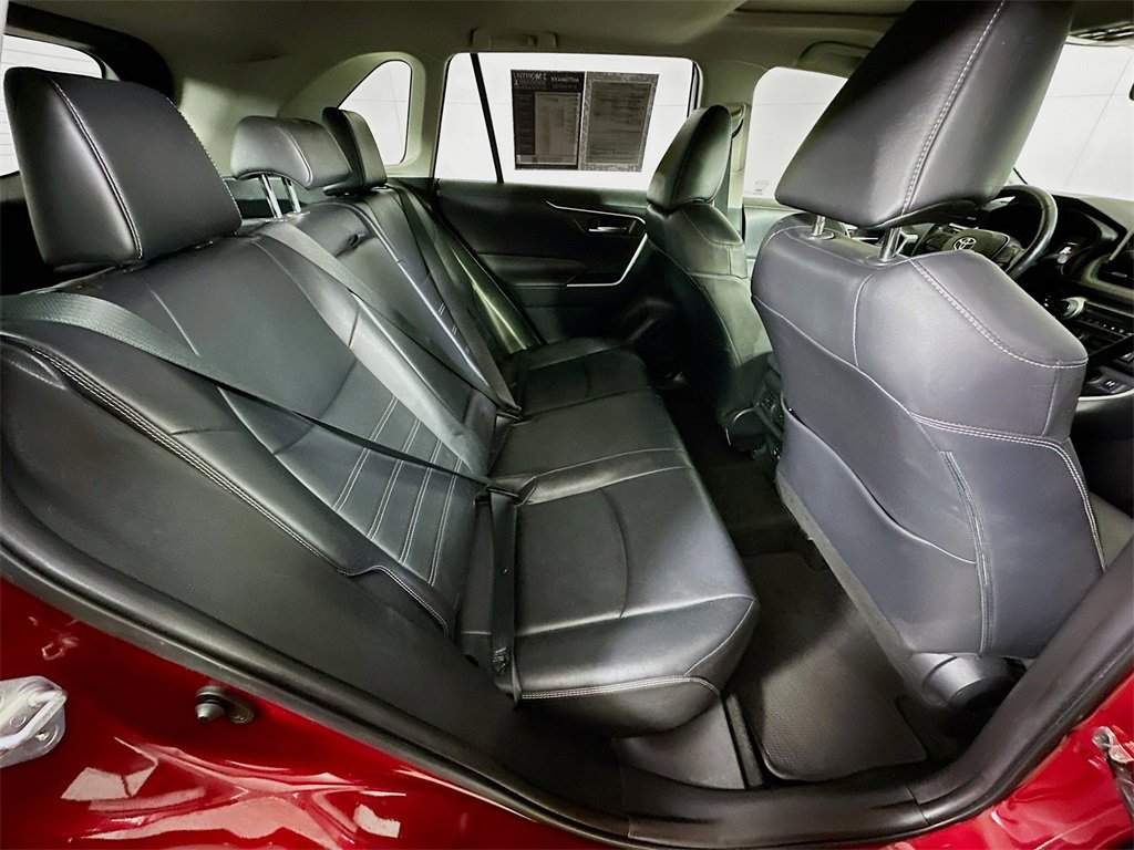 Used 2019 Toyota RAV4 XLE Premium image 11