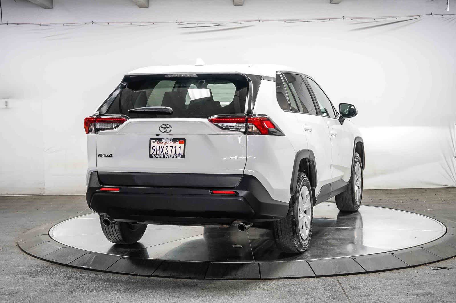 Certified 2023 Toyota RAV4 LE FWD image 5