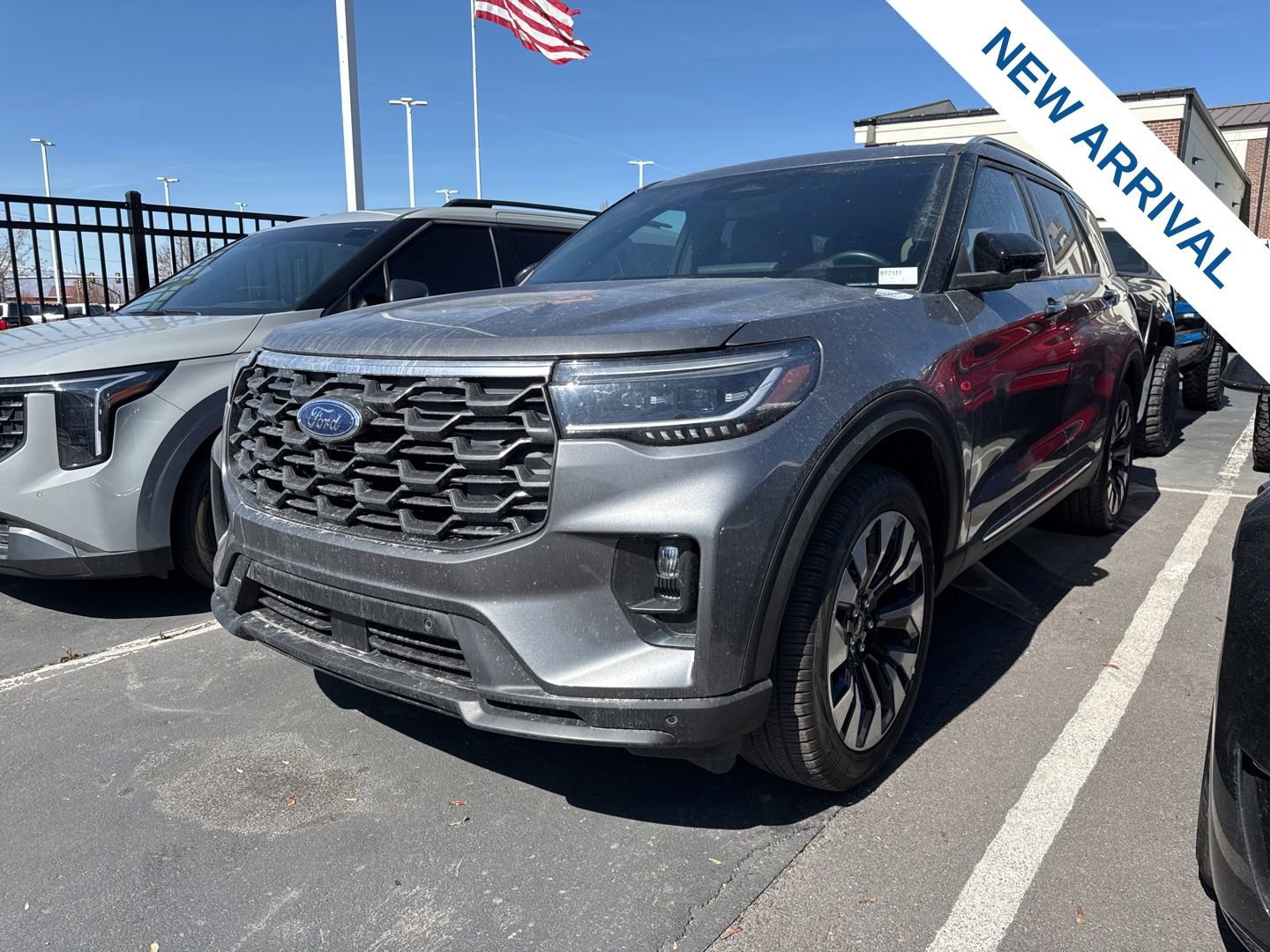 Used 2025 Ford Explorer Platinum w/ LUX Leather Package image 2