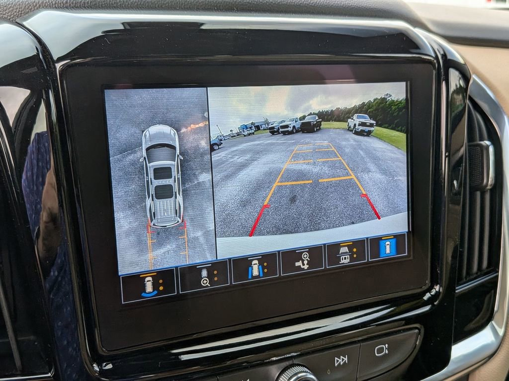 Used 2023 Chevrolet Traverse Premier image 26