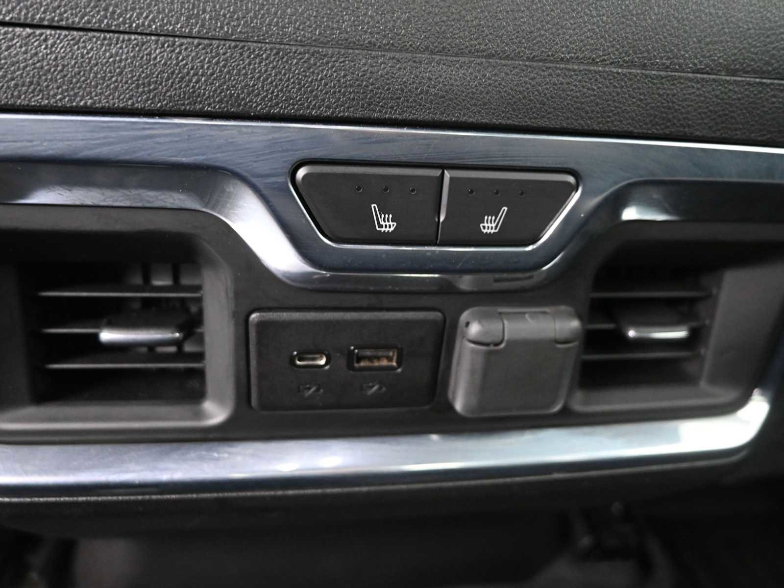 Used 2022 GMC Sierra 2500 AT4 w/ AT4 Preferred Package image 6