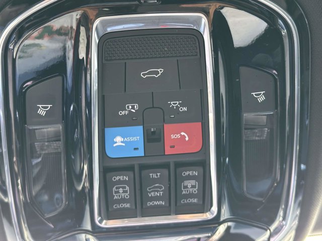 Used 2023 Jeep Grand Cherokee Overland image 34