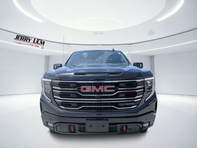 Used 2025 GMC Sierra 1500 AT4 w/ Technology Package AWD/4WD image 8
