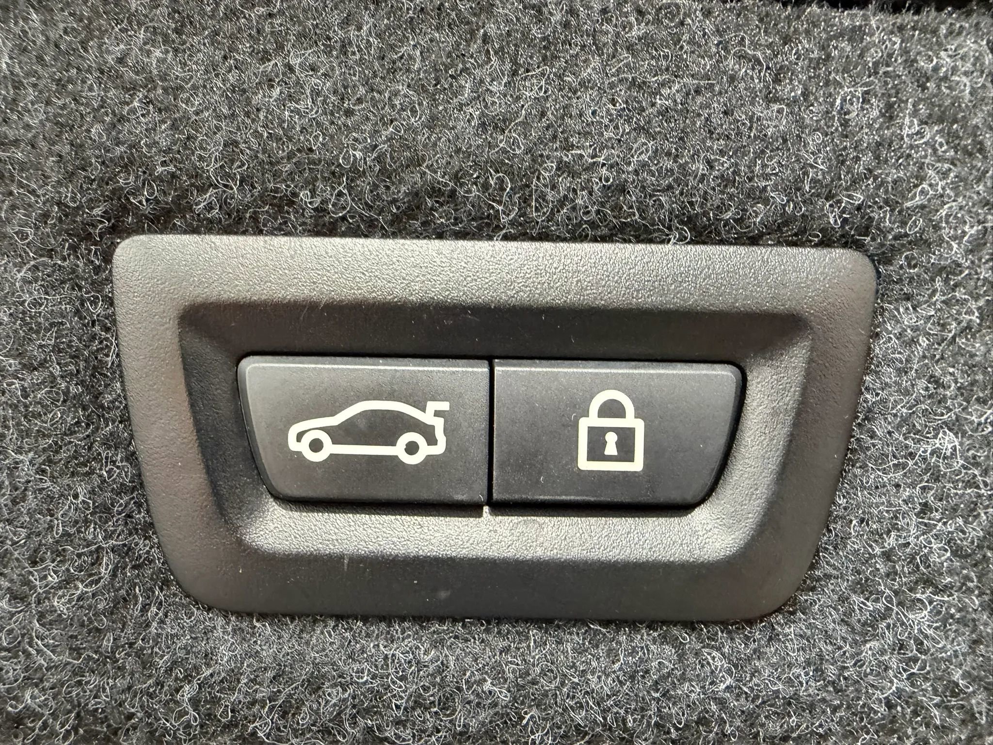 Used 2021 BMW 530i xDrive w/ Convenience Package image 29