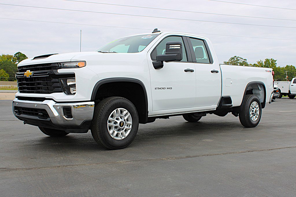 Used 2025 Chevrolet Silverado 2500 W/T w/ WT/CX Safety Package image 3