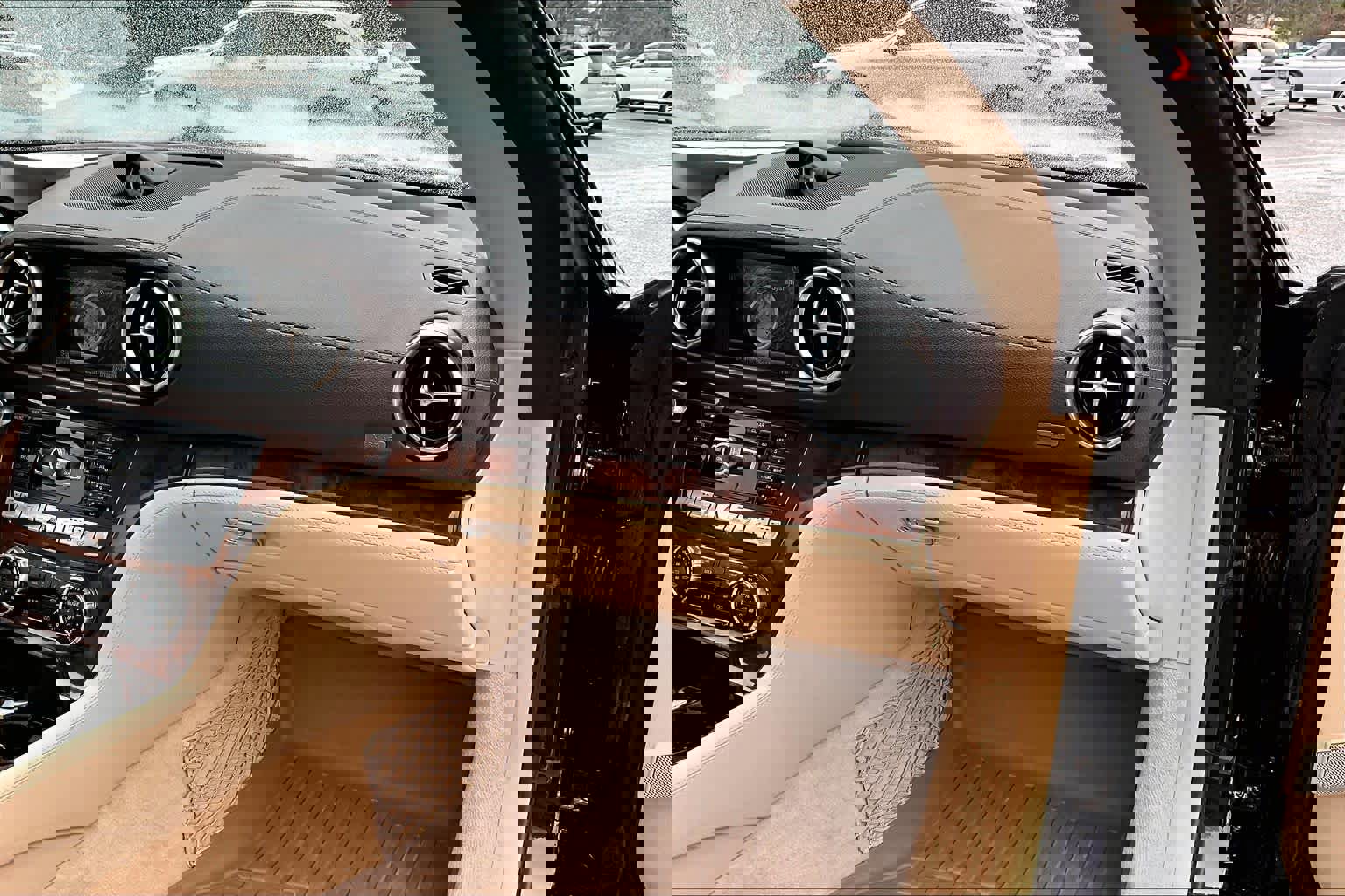 Used 2014 Mercedes-Benz SL 550 image 16