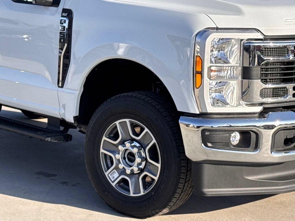 Used 2025 Ford F350 XLT AWD/4WD image 4