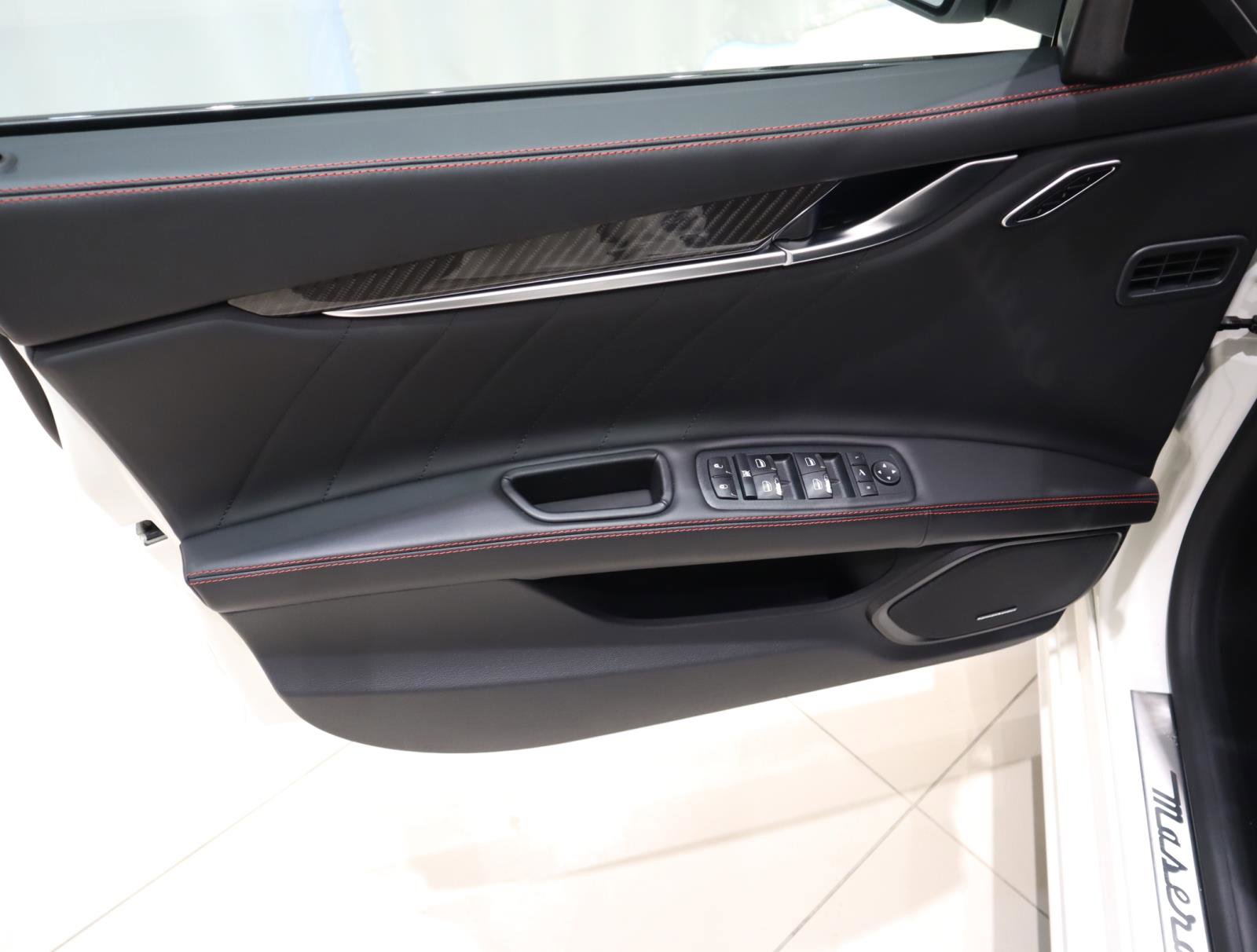 Used 2024 Maserati Ghibli Modena Q4 image 25